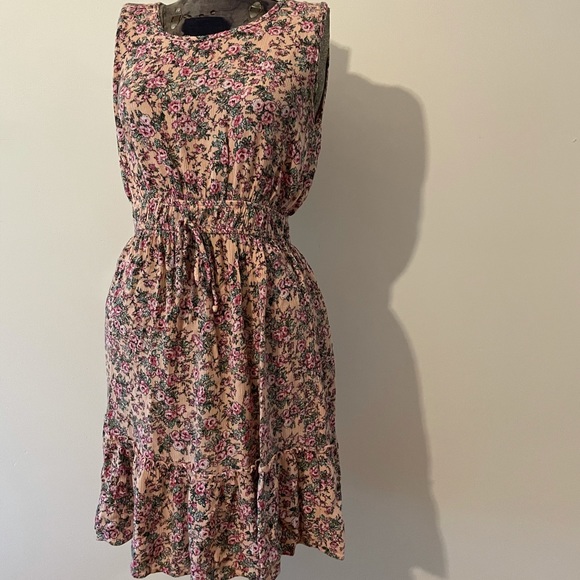 Pink Floral Gilli Dress Size Small - Picture 2 of 4